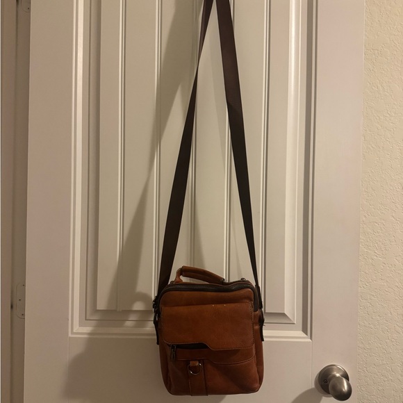 Classic Brown Leather Messenger Bag - Picture 12 of 15